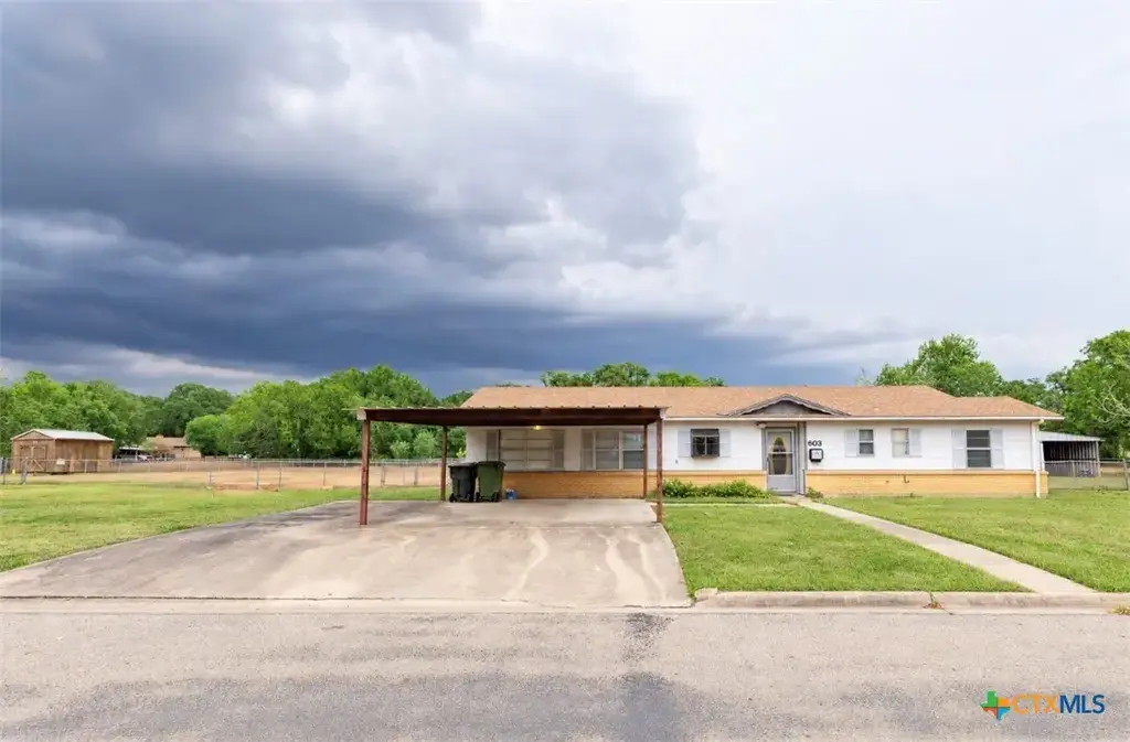 603 S Terry Street, Cuero