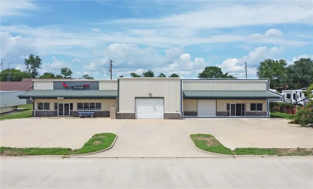 1719 W Acorn Drive, Rogers