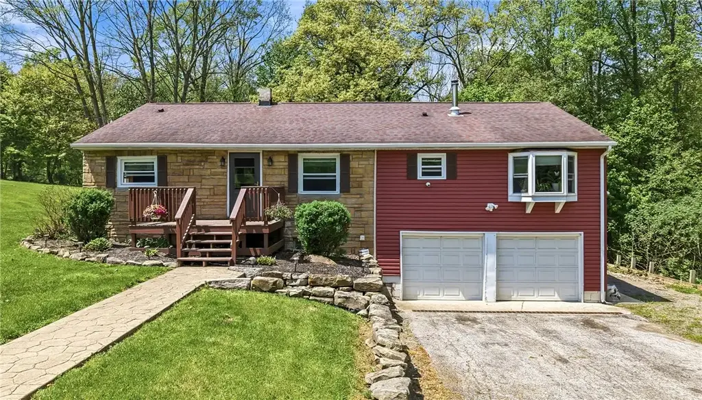 471 Sharon Bedford Road , Shenango