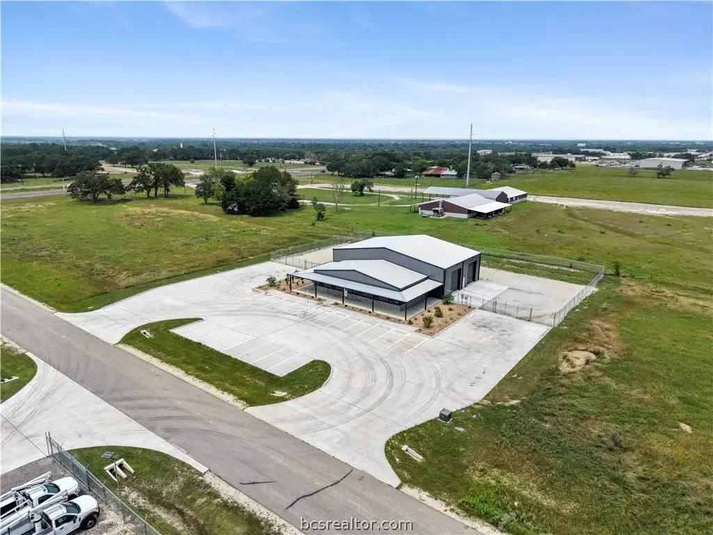 4049 King Air Dr, Bryan