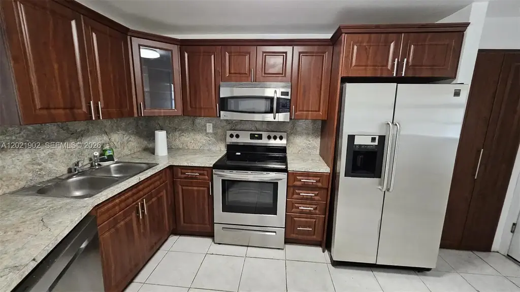 1750 Ne 191st St 325-4, Miami