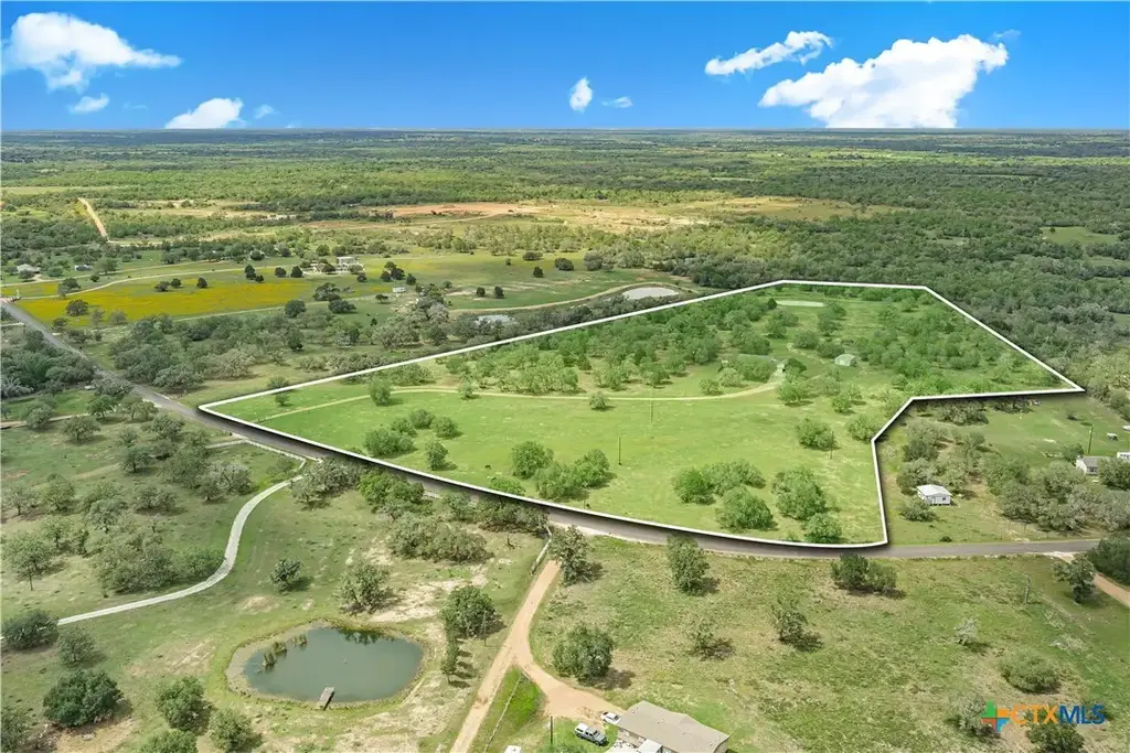 2826 Cattle Guard Road, Cuero