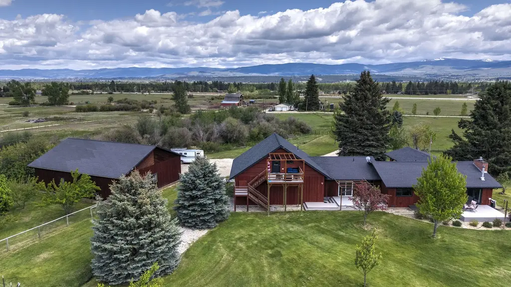 3021 Mittower Road, Victor