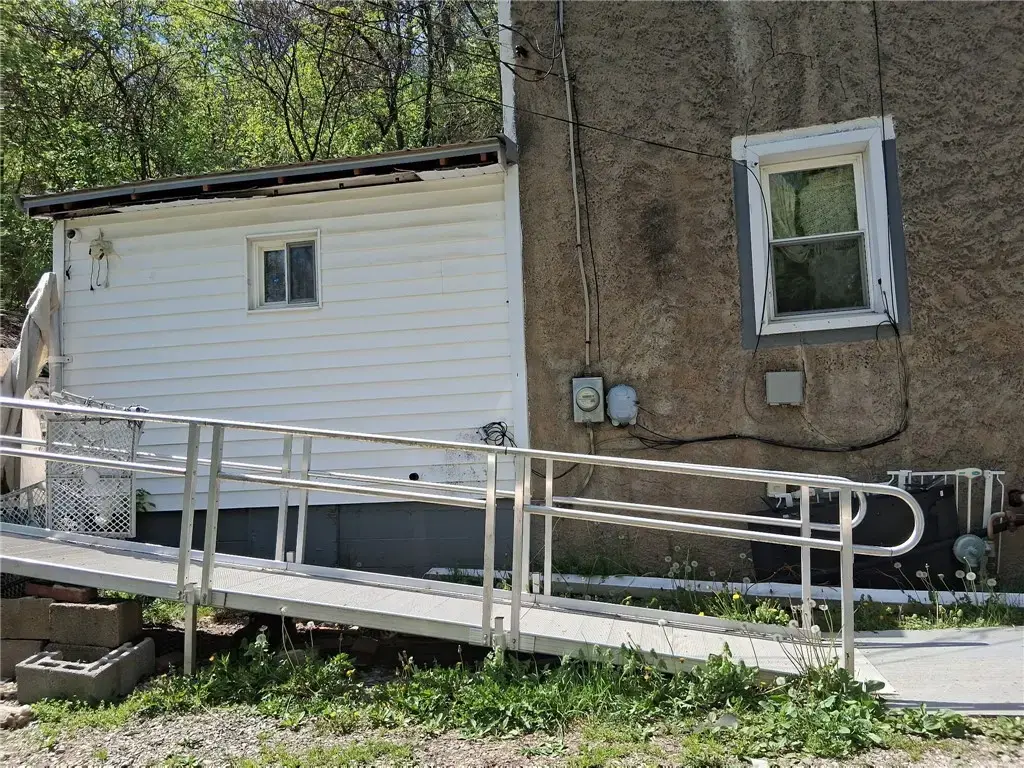 43 Besco Street , Clarksville