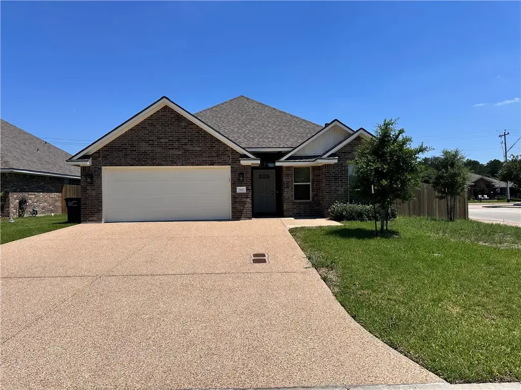 900 Dove Chase Lane, College Station