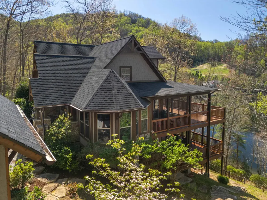98 Eagle Watch Drive, Tuckasegee