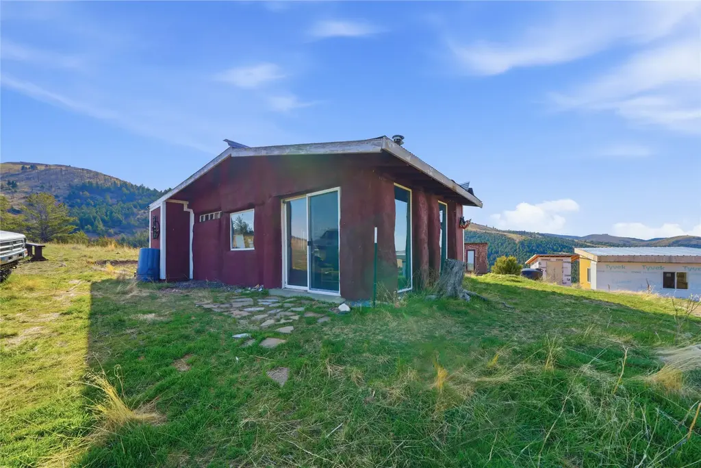 112 Lone Wolf Trail, Three Forks