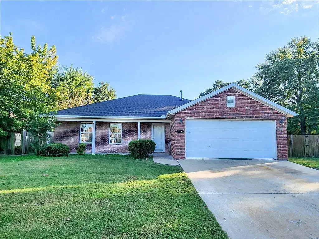 711 Applegate Lane, Lincoln