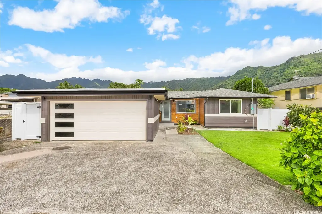 2846 Lowrey Avenue, Honolulu