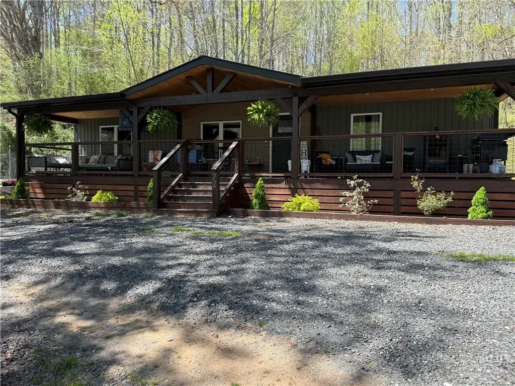 71 Ledford Ridge Lane, Bakersville