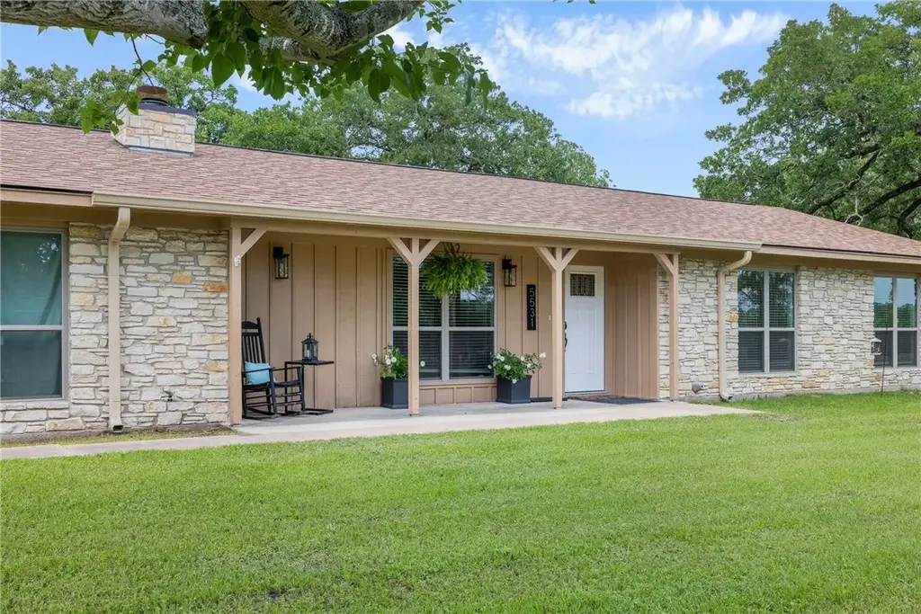 5531 Cole Lane, College Station
