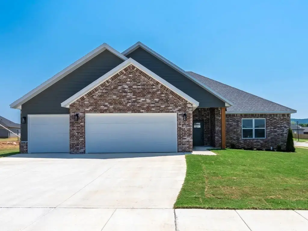 110 N Bloodhound Avenue, Farmington