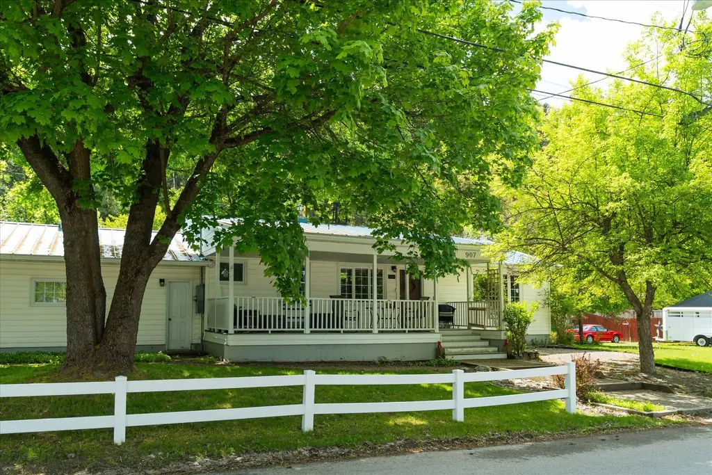 907 W Balsam Street, Libby