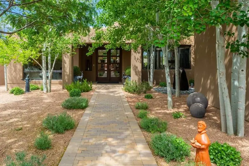 58 Paseo Aragon, Santa Fe