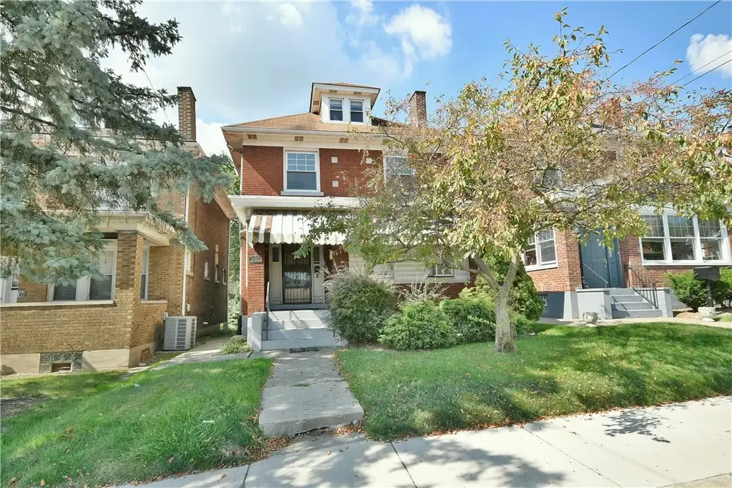 2110 West Street , Munhall