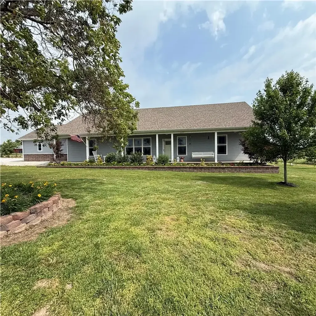 450 Nw Holland Avenue, Gentry