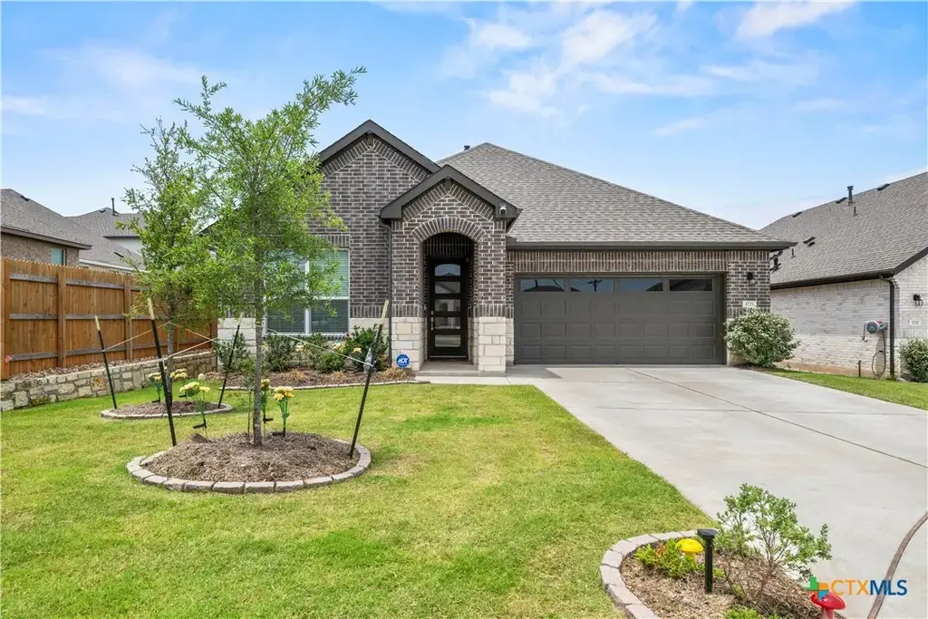 1721 Walnut Grove Bend, Leander