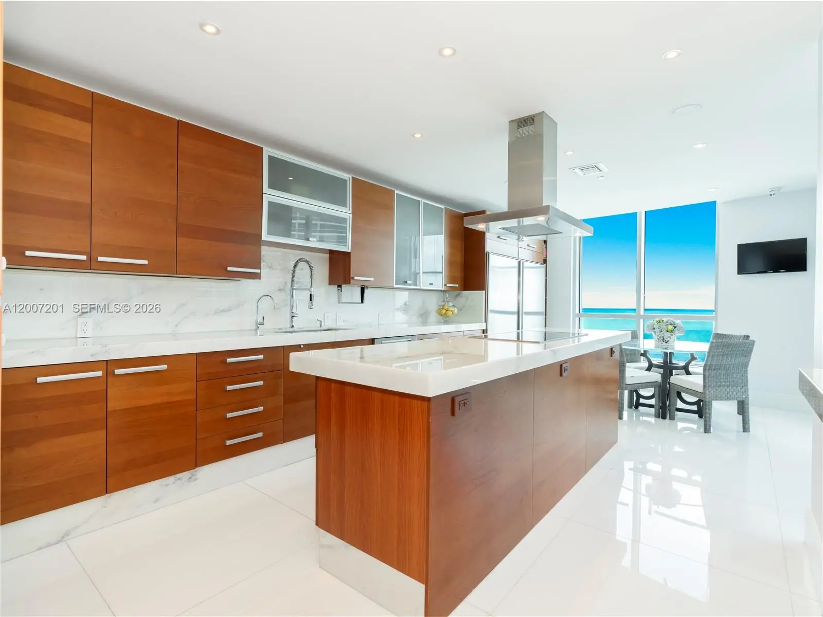 3 of 49 - 5959 Collins Avenue #906, Miami Beach, FL