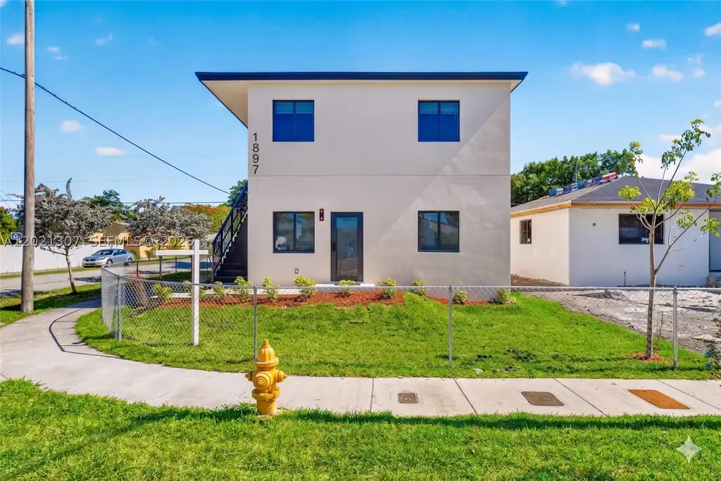 1895 Nw 47th Ter, Miami