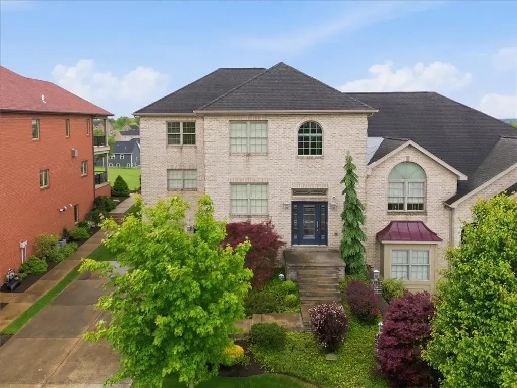 1043 Blackthorne Drive , Penn