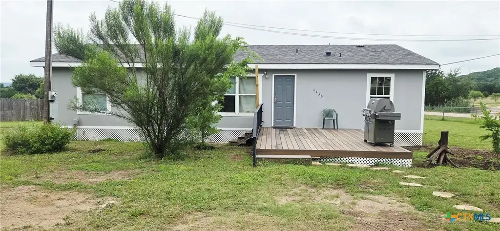 4438 County Road 3220, Kempner