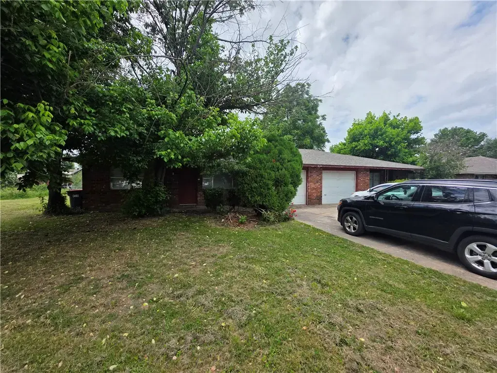 600 Jill Circle A & B, Springdale