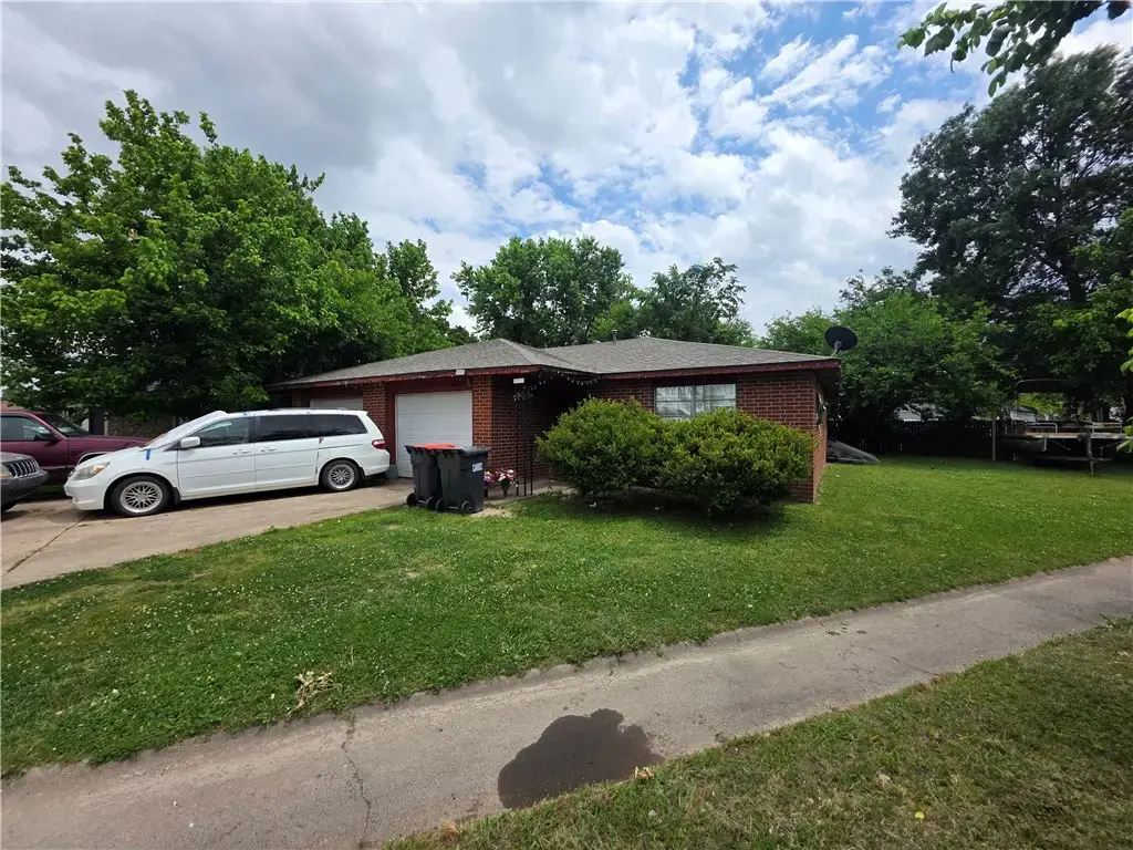 2507 Jill Circle A & B, Springdale