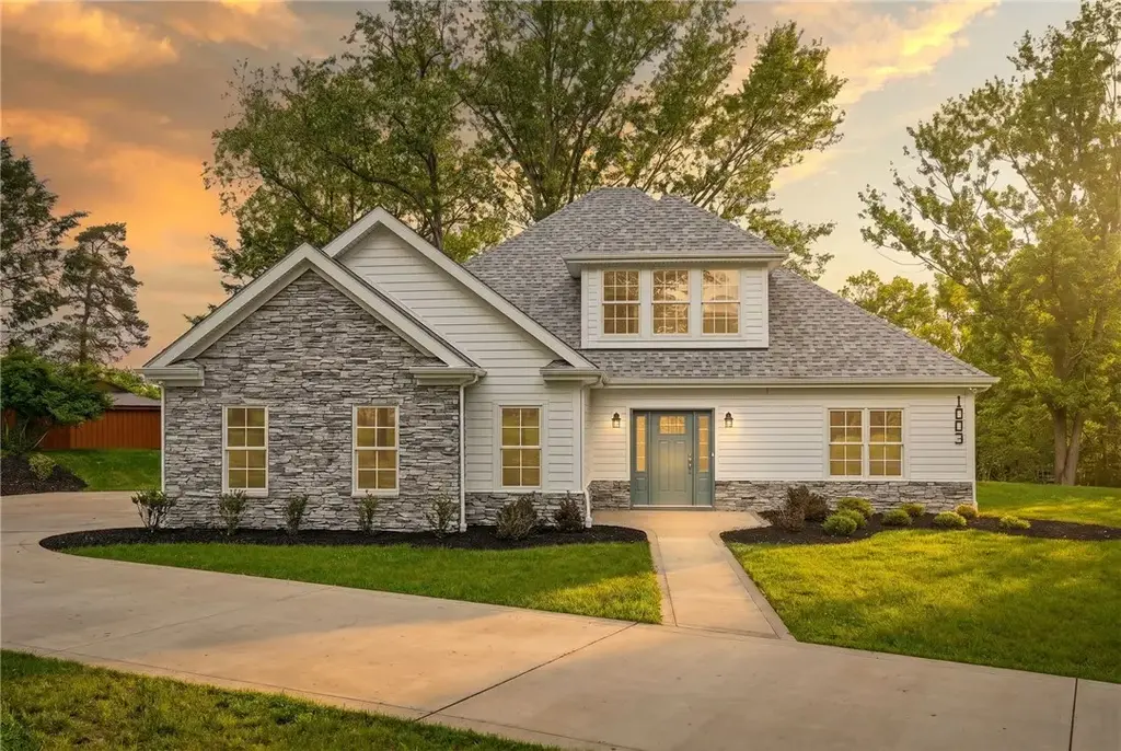 1003 Taylor Lane , Franklin Park