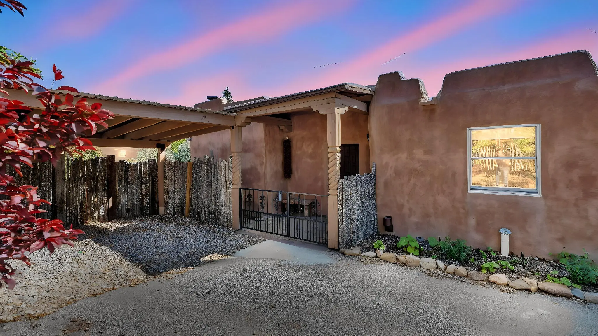 424 Apodaca Hill, Santa Fe