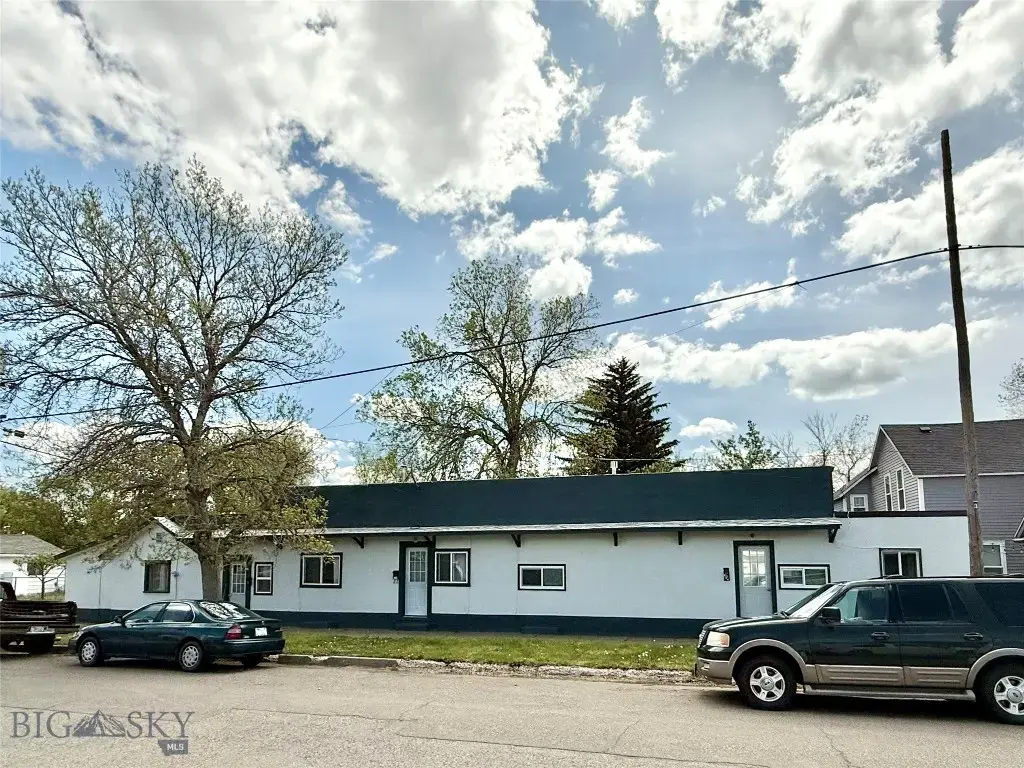 212 E Clark Street, Livingston