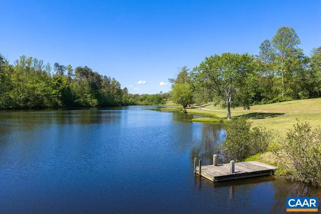 317 Lake View Ln, Palmyra