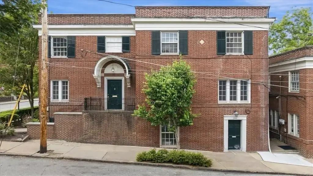 5445 Fifth Avenue, Shadyside