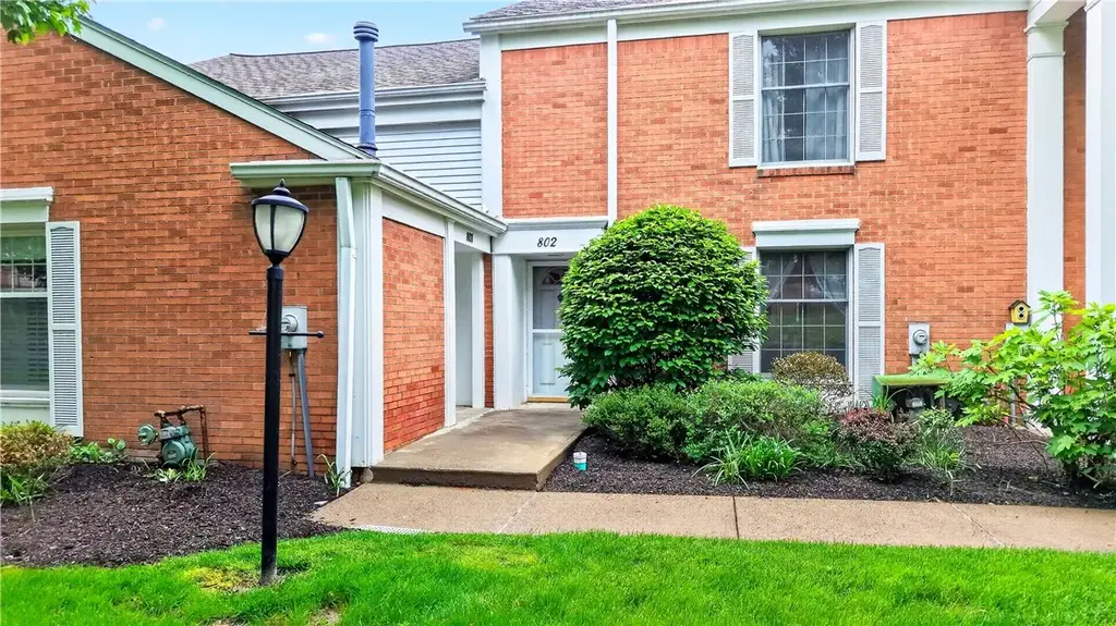 1818 Foxcroft Lane 802, McCandless