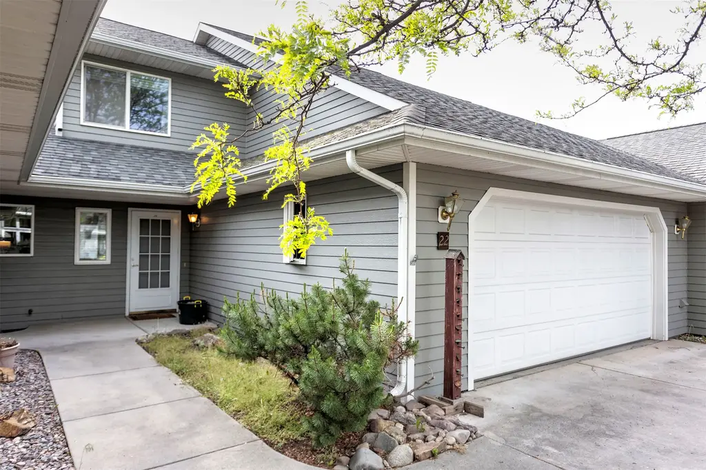 22 Cheyenne Trail, Hamilton