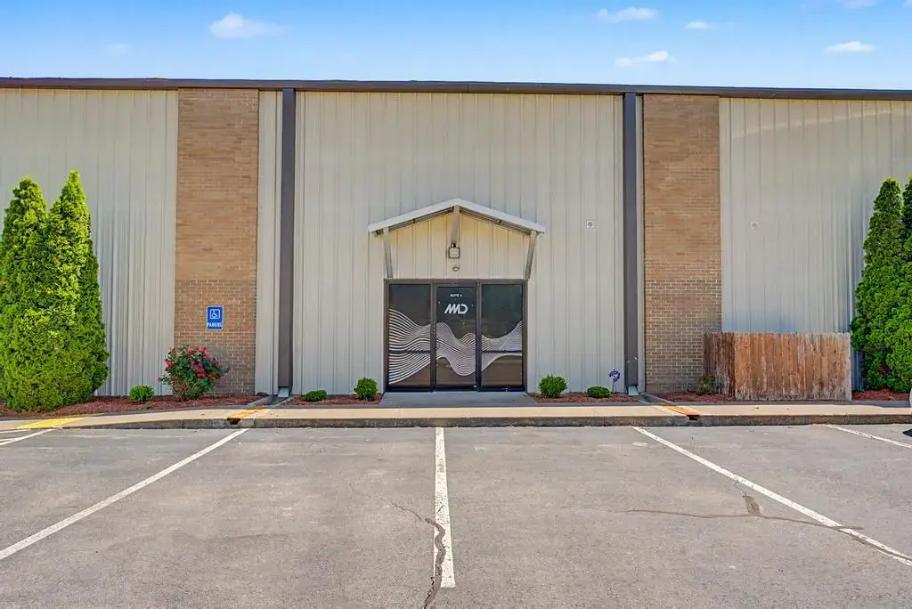 1300 W Hudson Road 6 & 7, Rogers