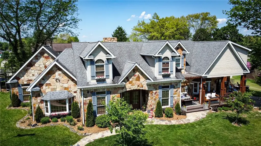 203 Oliver Drive , Twp of But SE