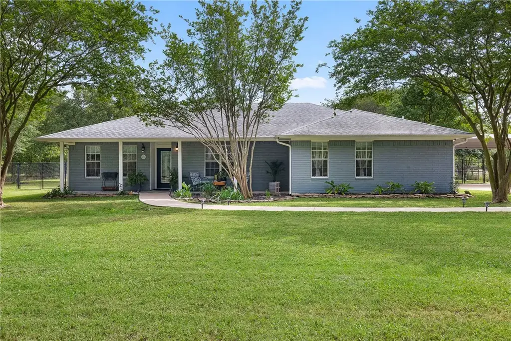 10462 Woodview Drive, College Station