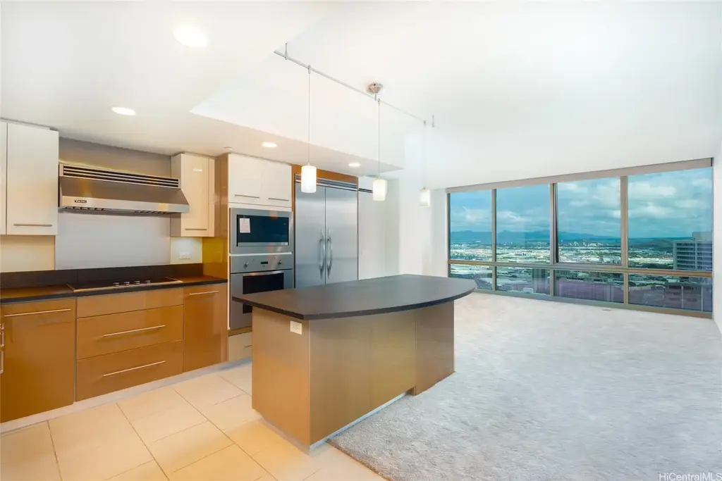 (unit #3901) 1200 Queen Emma Street, Honolulu