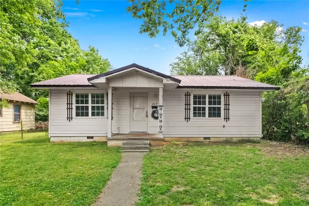 317 Cedar Street, Stilwell