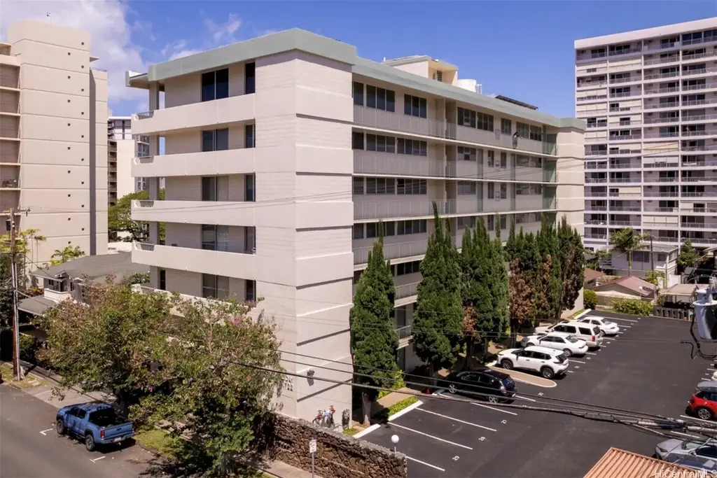 (unit #203) 1722 Makiki Street, Honolulu