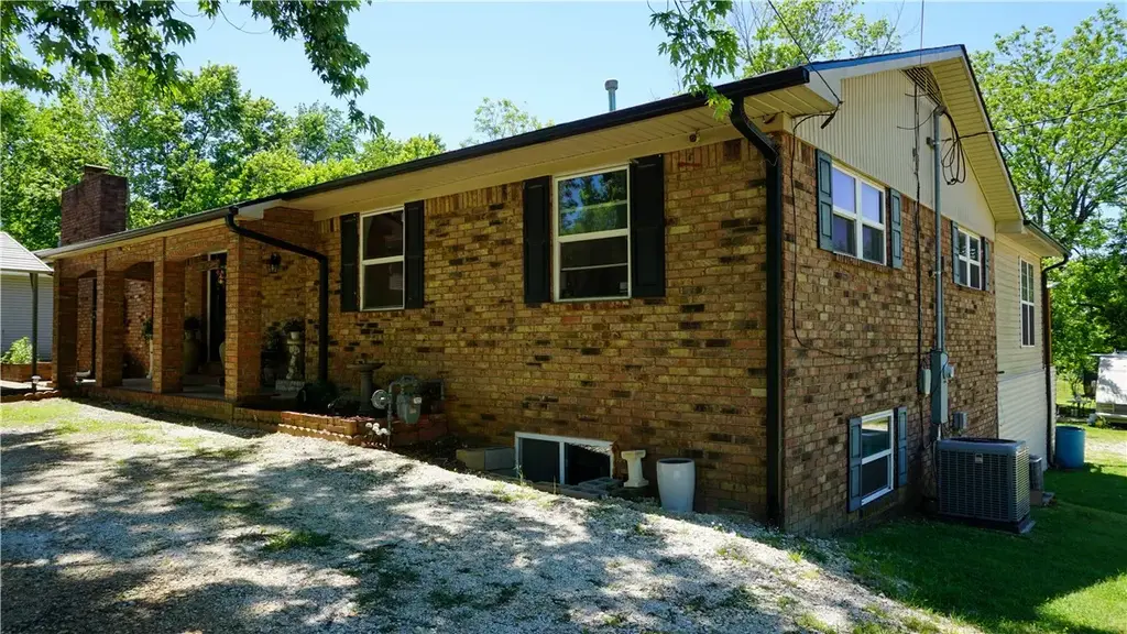 211 Short Avenue, Lincoln