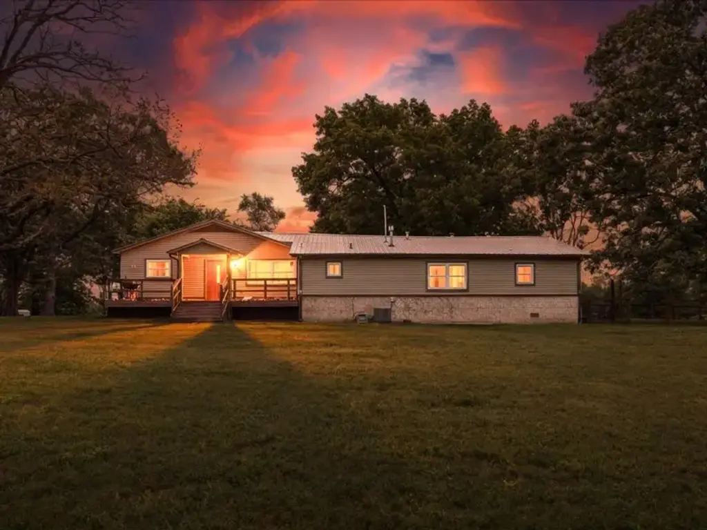 15550 Ar-102 Highway, Decatur