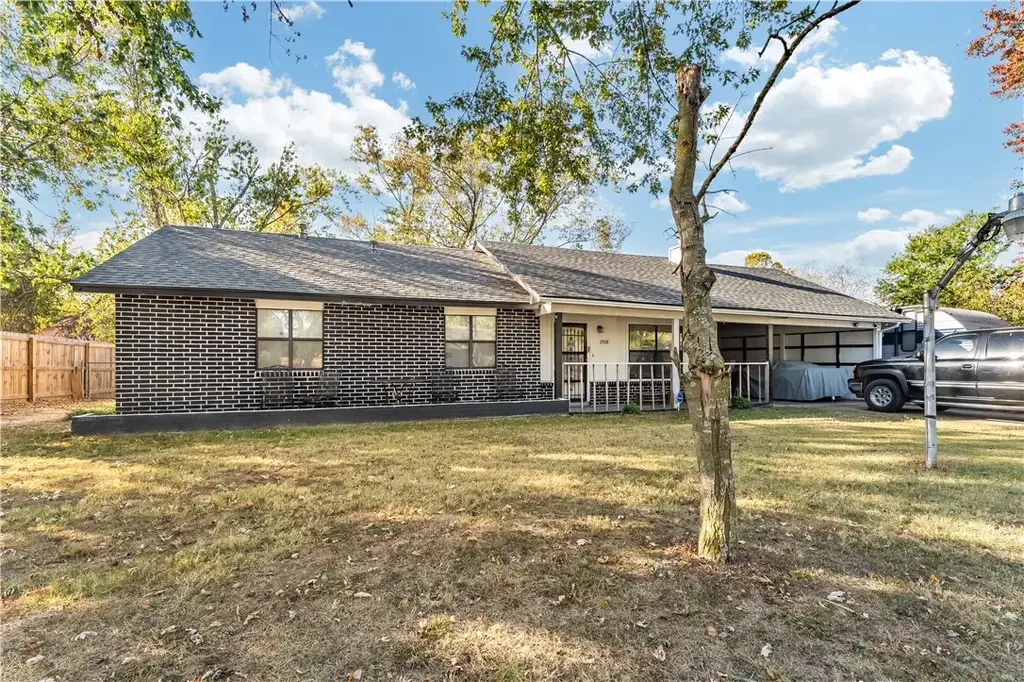 2508 Turtle Creek Drive, Rogers