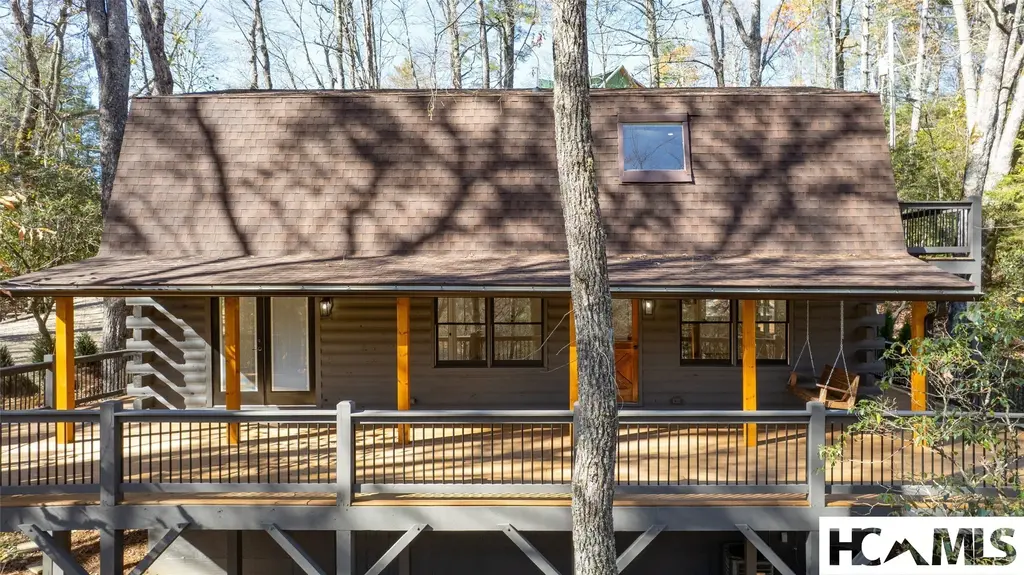 205 Hemlock Circle, Highlands