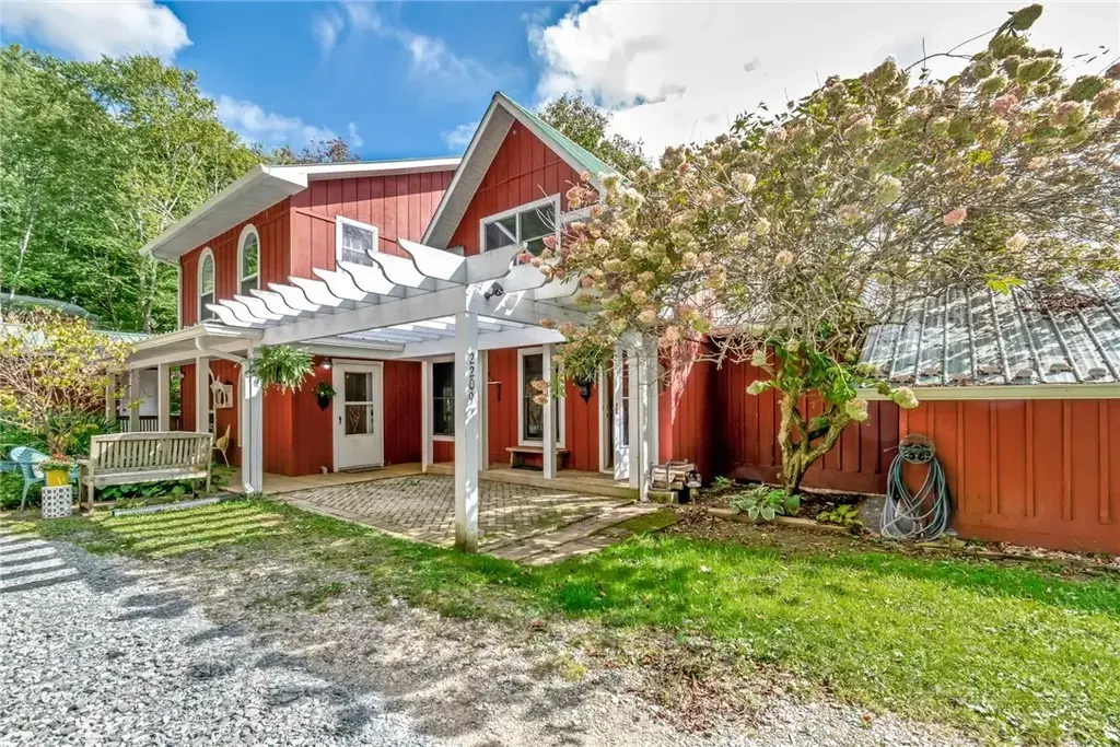 2209 Sugar Mountain 2 Road, Newland