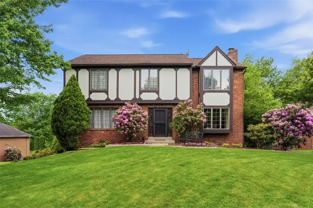 261 Finnin Road, Allegheny