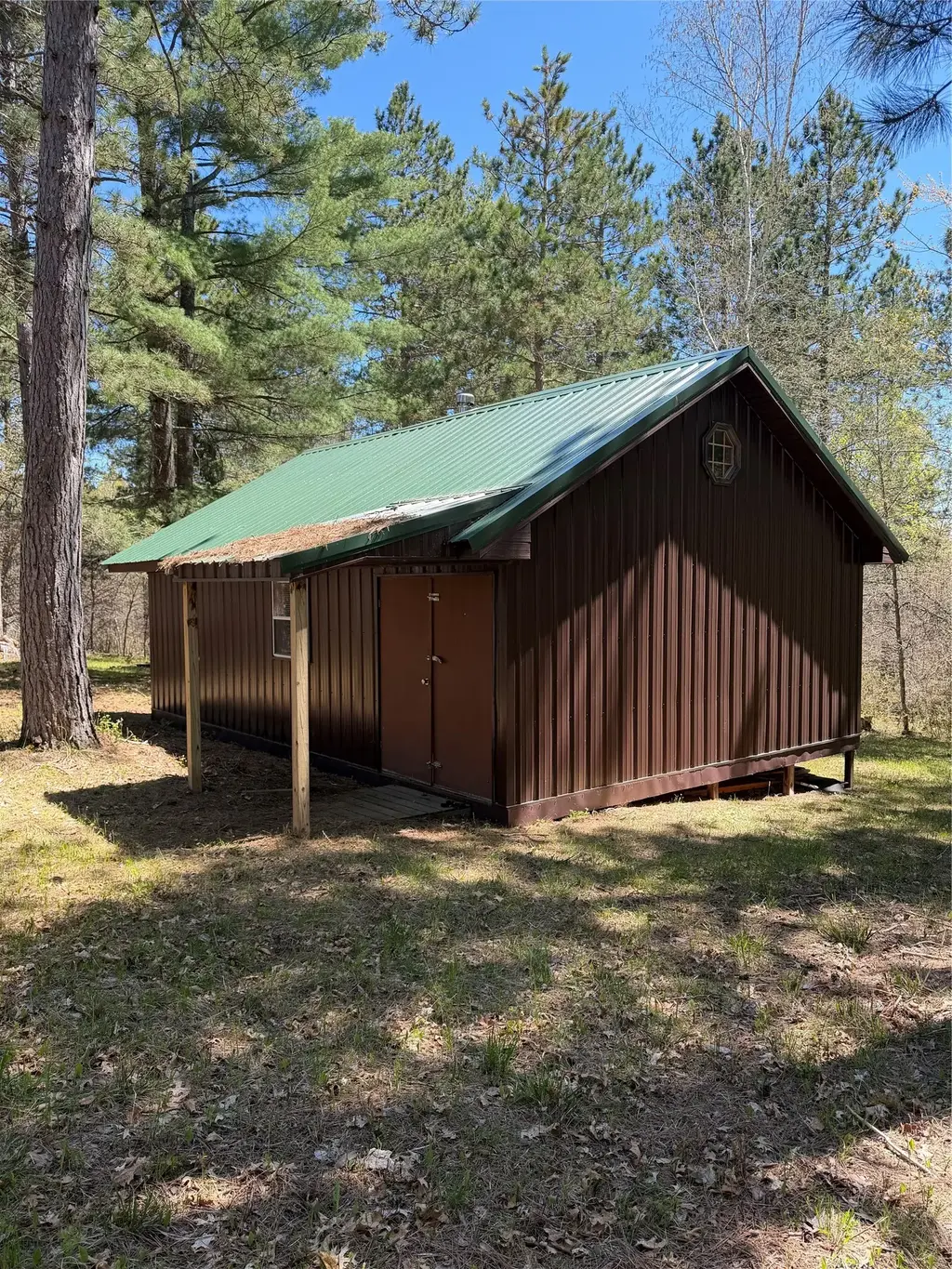 2395 Island Lake Road, Barnes
