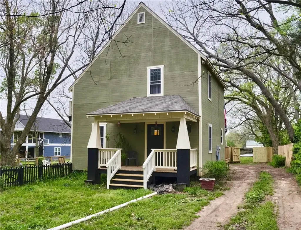 114 N Ozark Street, Prairie Grove