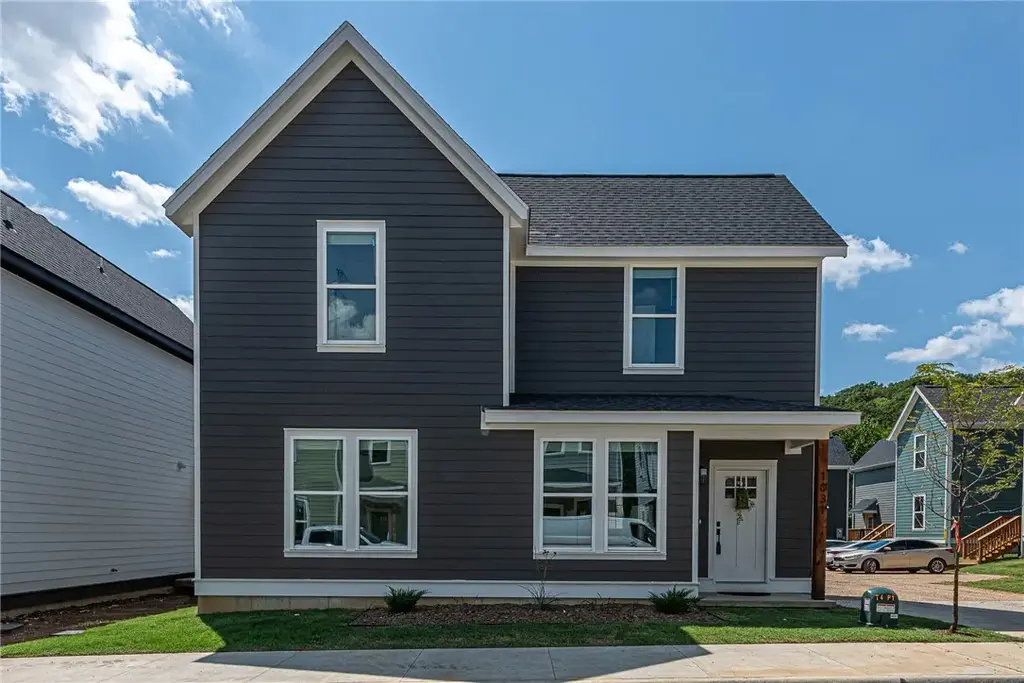 916 S Laramie Heights, Fayetteville