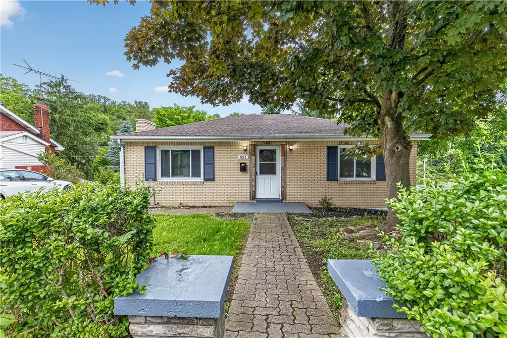 921 Lincoln Way, McKeesport